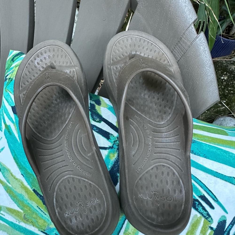 Smoked Bronze NUU SOL Sandals/Flip Flops - Picture 2 of 16
